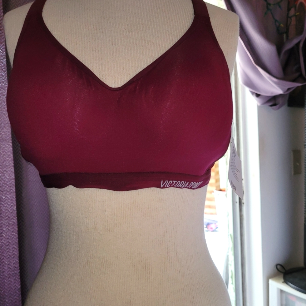 NWT Victoria Secret Incredible sports bra 32dd